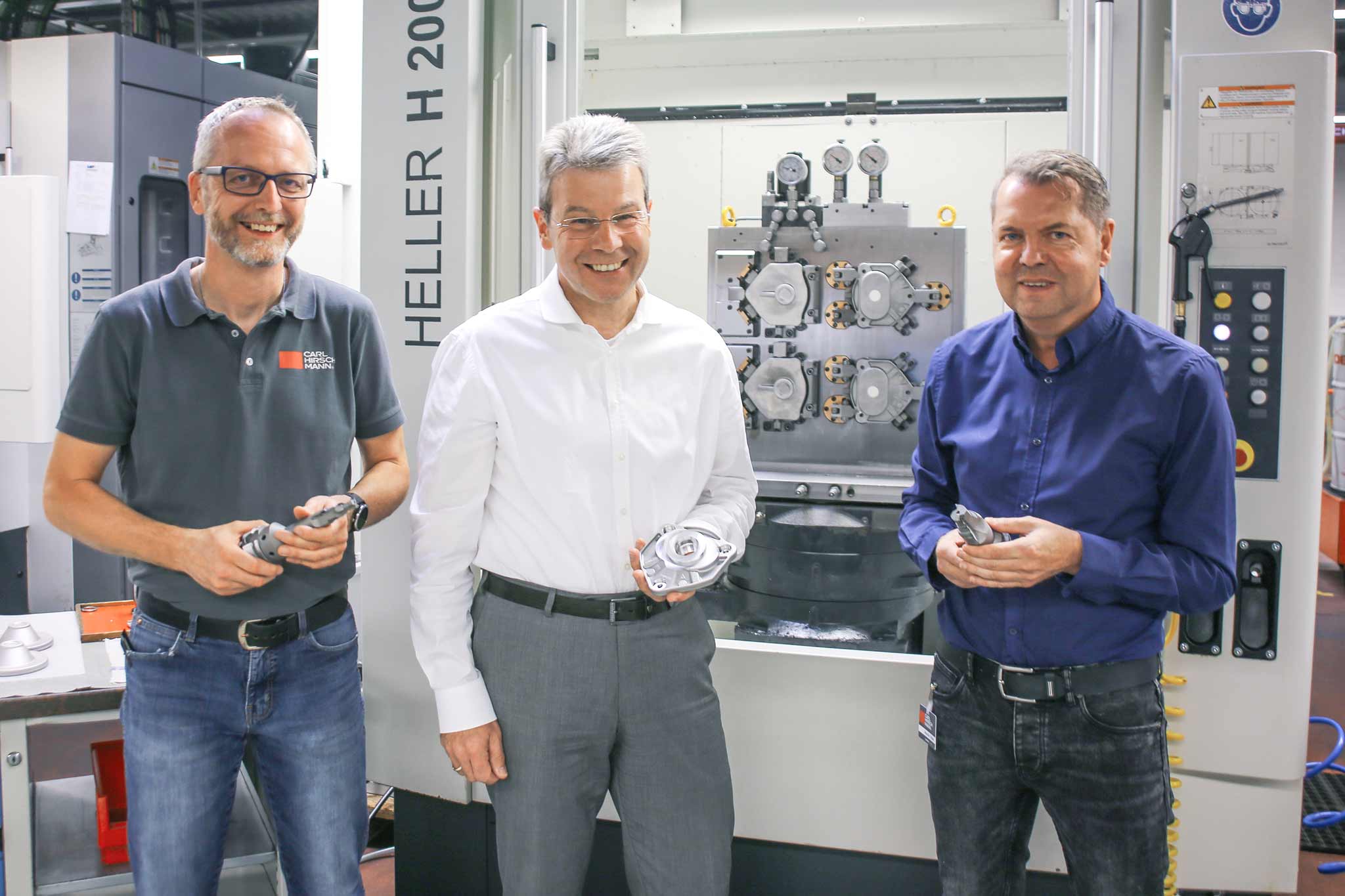 The picture shows Thomas Maier and Rainer Harter from Carl Hirschmann and Thomas Kuner from MAPAL.