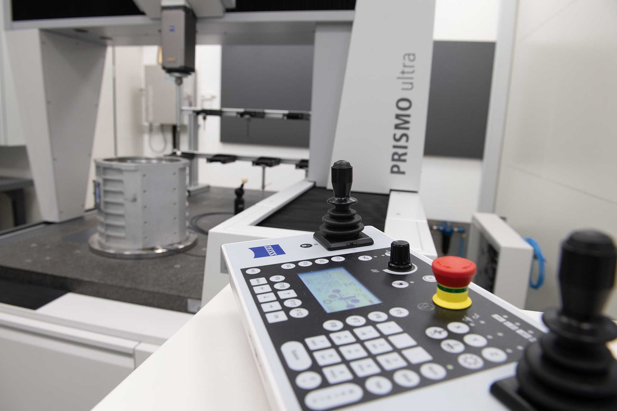 ZEISS PRISMO ultra in der MAPAL Entwicklungsabteilung MAPAL News